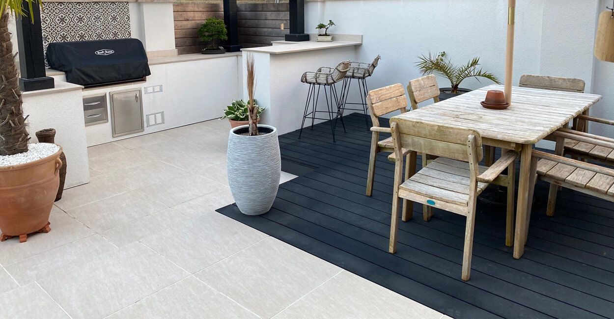 Bar area with Charcoal coloured decking